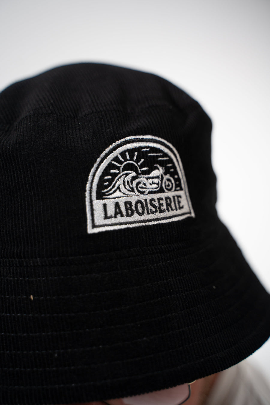 LE BOB VELOUR NOIR