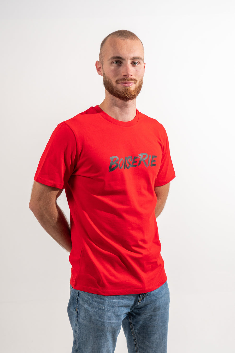LE T-SHIRT ROUGE BOISERIE NOIR